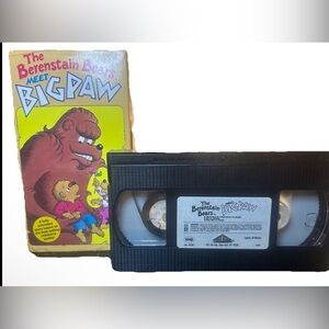 The Berenstain Bears Meet Bigpaw VHS Tape - Black